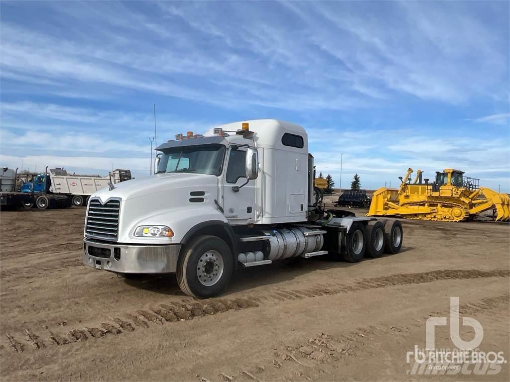 Mack CXU614 Тягачі
