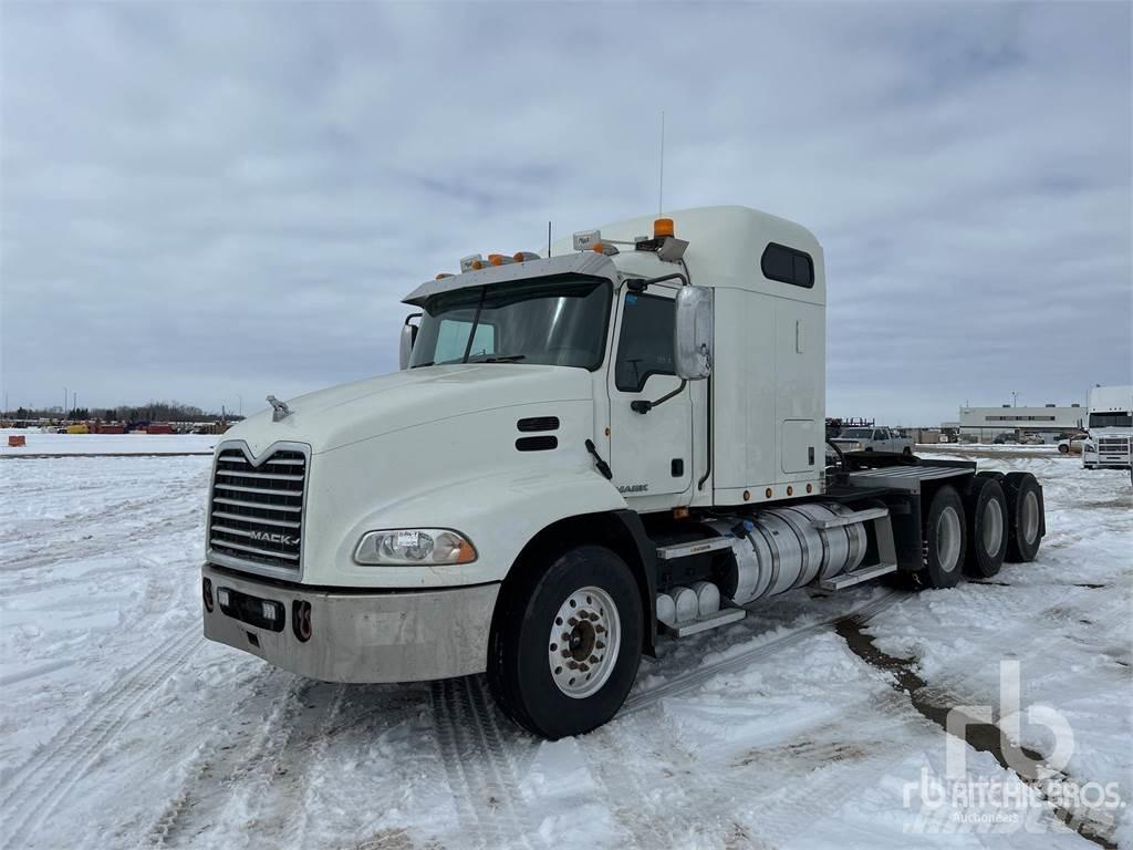 Mack CXU614 Тягачі
