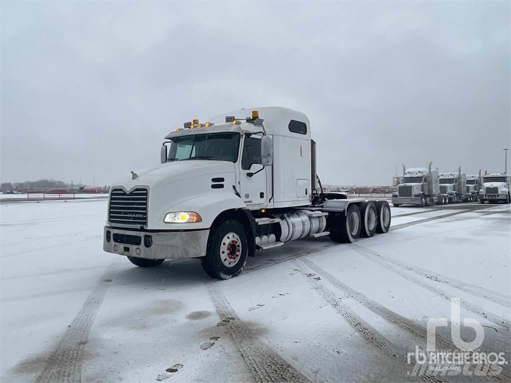 Mack CXU614 Тягачі