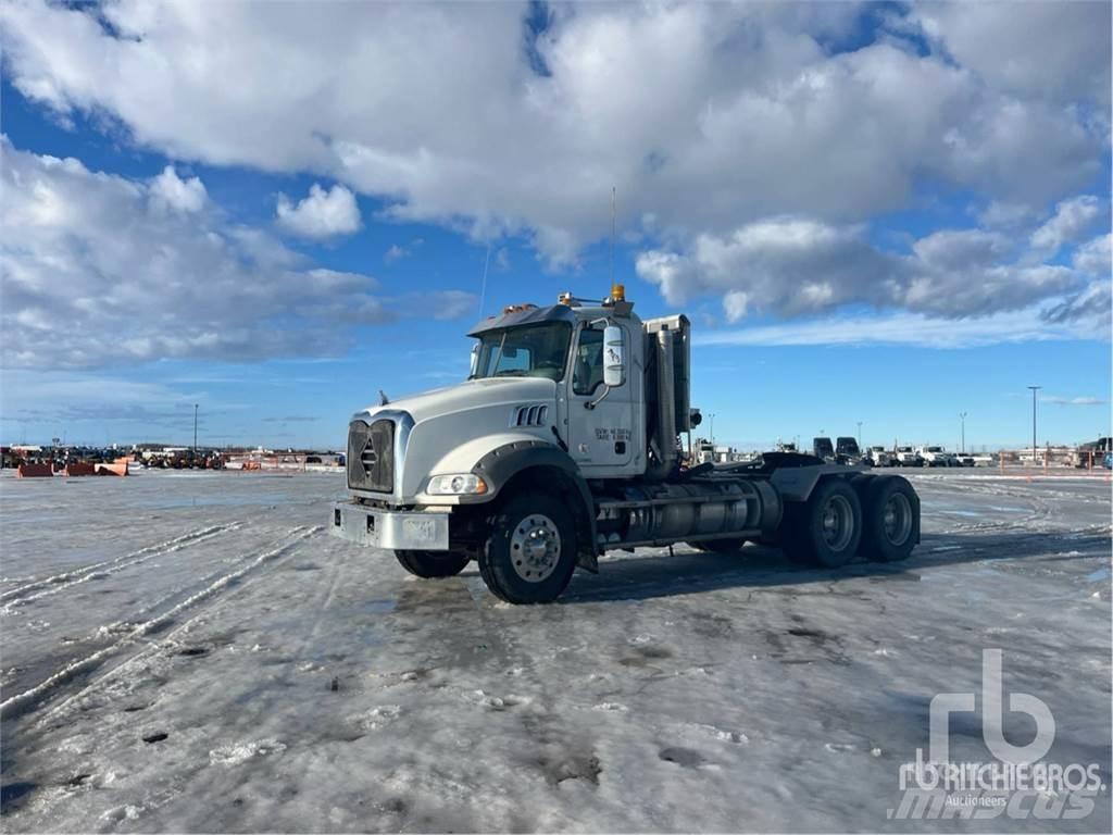 Mack GRANITE Тягачі