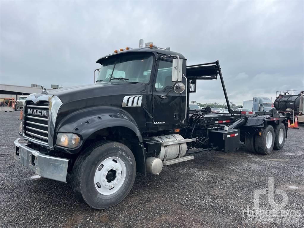 Mack GU713 Контейнеровози