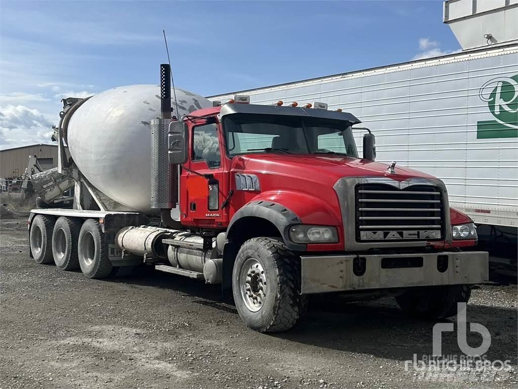 Mack GU713 Бетономішалки (Автобетонозмішувачі)