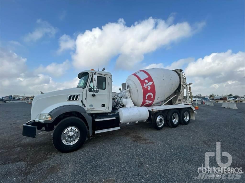 Mack GU813 Бетономішалки (Автобетонозмішувачі)