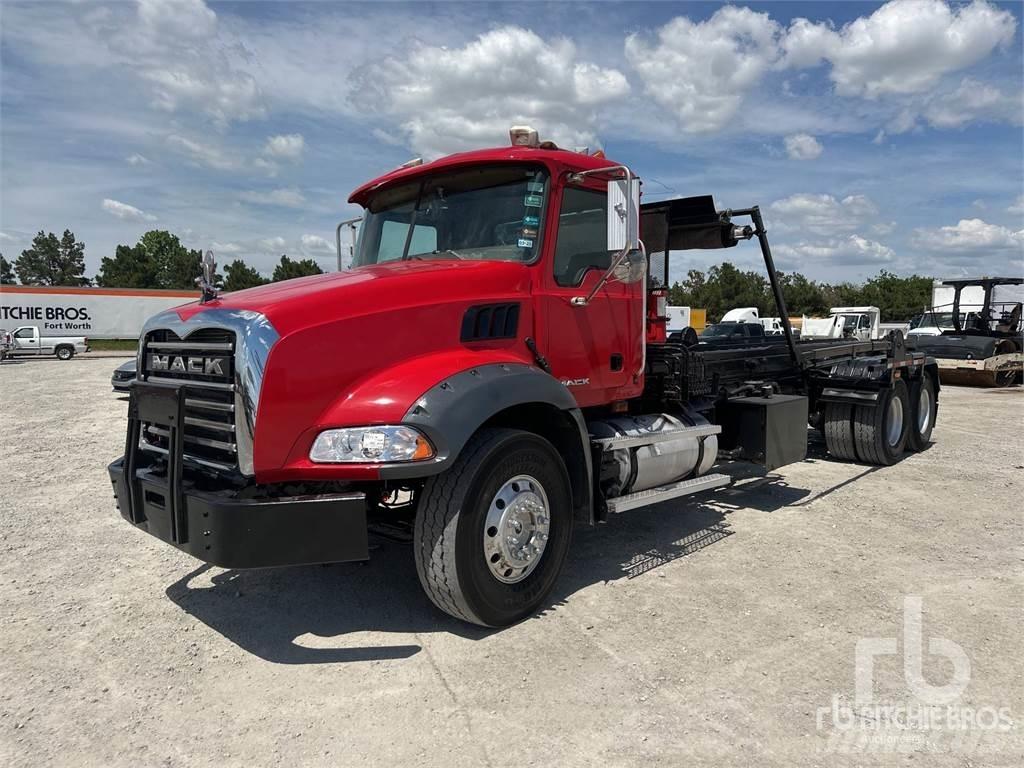 Mack GU813 Контейнеровози