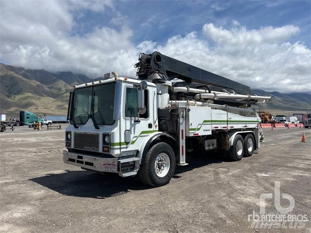 Mack MR688S Бетономішалки (Автобетонозмішувачі)