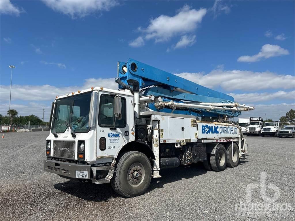 Mack MR688S Бетономішалки (Автобетонозмішувачі)