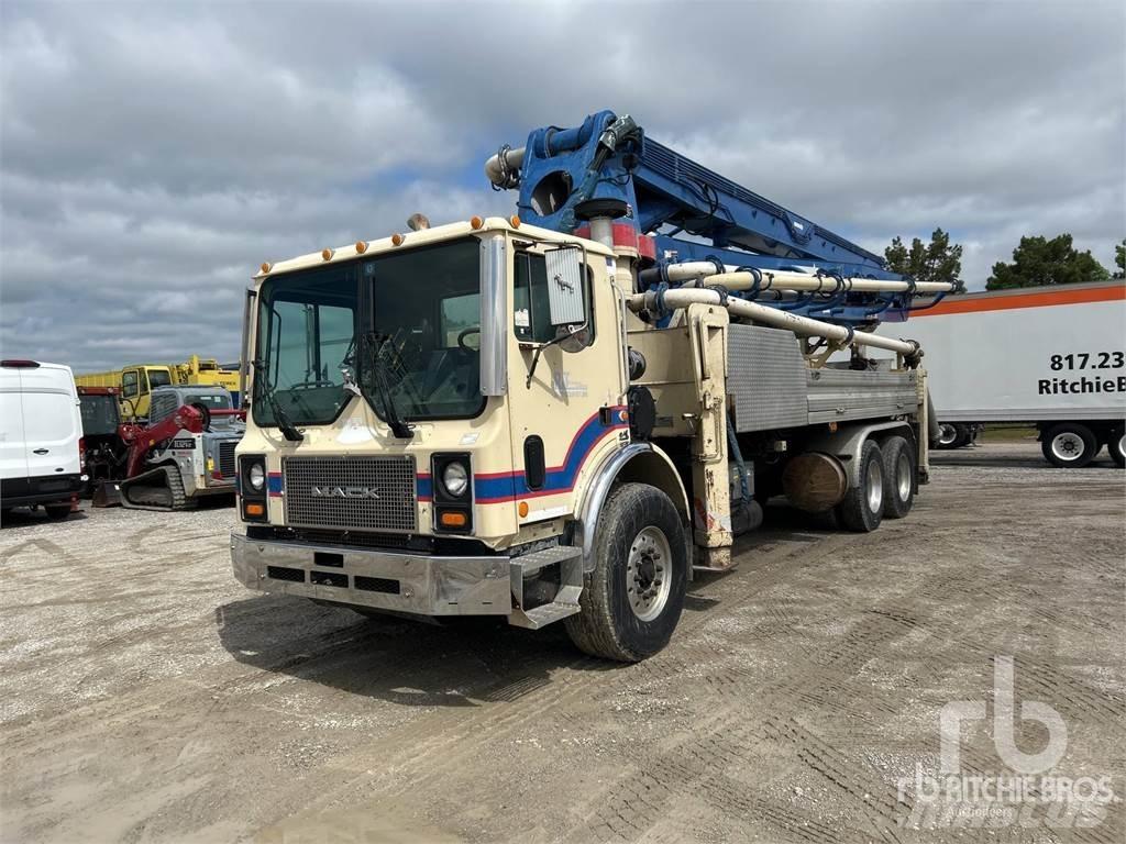Mack MR688S Бетономішалки (Автобетонозмішувачі)