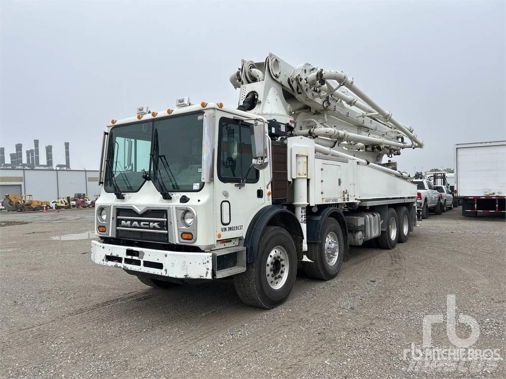 Mack MRU613 Бетономішалки (Автобетонозмішувачі)