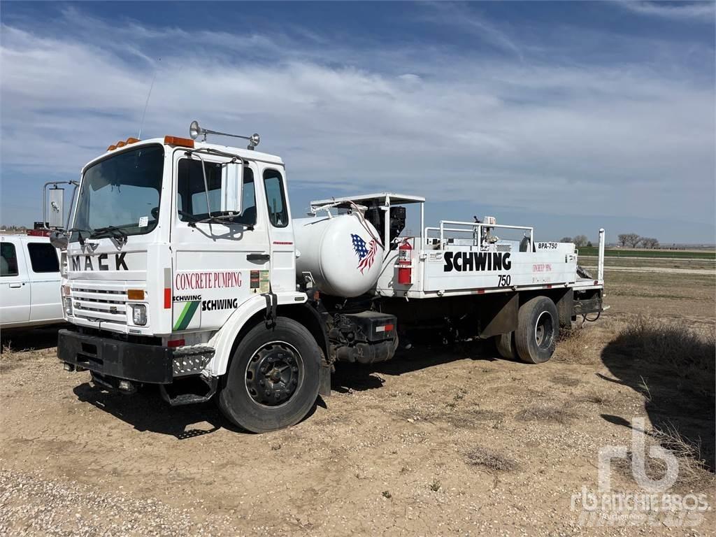 Mack MS200 Бетономішалки (Автобетонозмішувачі)