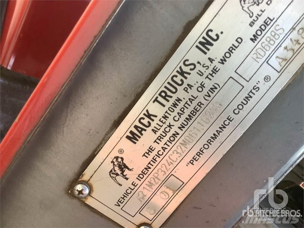 Mack RD688S Контейнеровози
