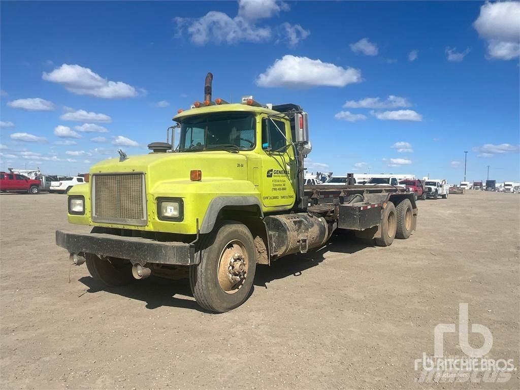 Mack RD688ST Контейнеровози
