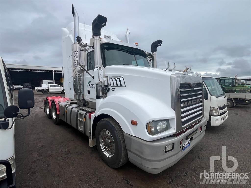 Mack TRIDENT Тягачі