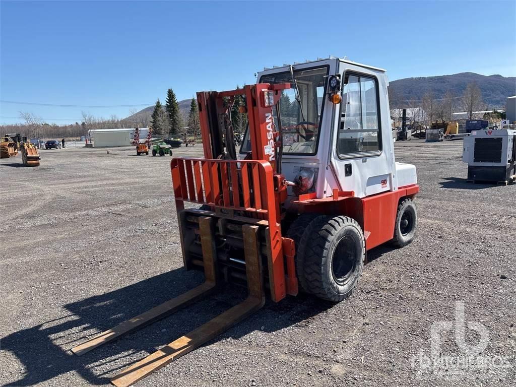 Nissan 90 Дизельні навантажувачі