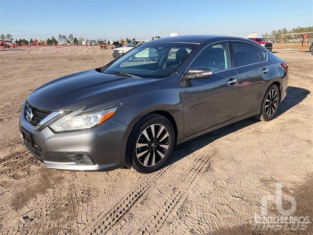 Nissan ALTIMA Автомобілі
