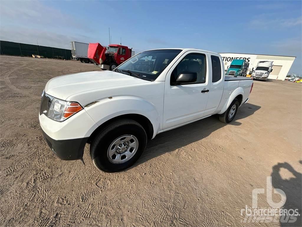 Nissan FRONTIER Пікапи / Бічне розвантаження
