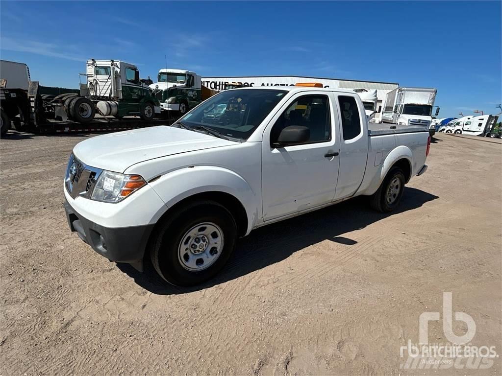 Nissan FRONTIER Пікапи / Бічне розвантаження