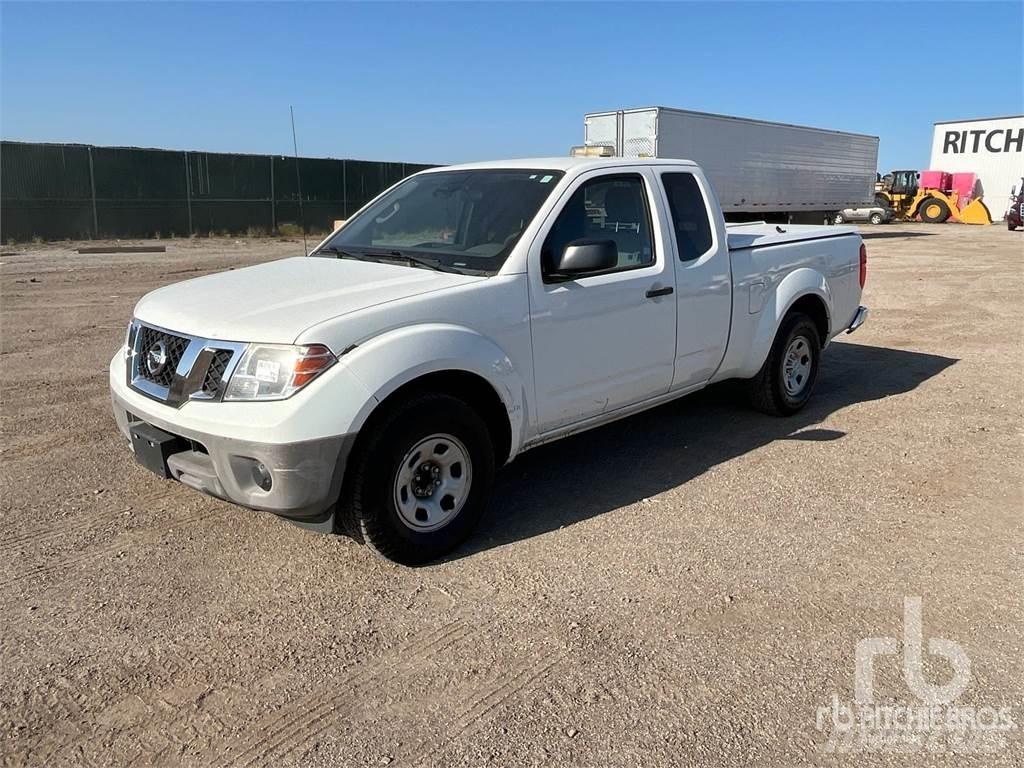Nissan FRONTIER Пікапи / Бічне розвантаження