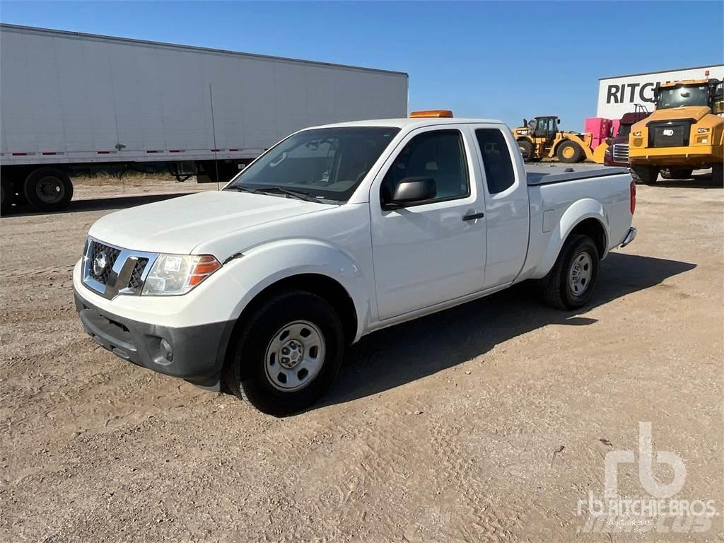 Nissan FRONTIER Пікапи / Бічне розвантаження