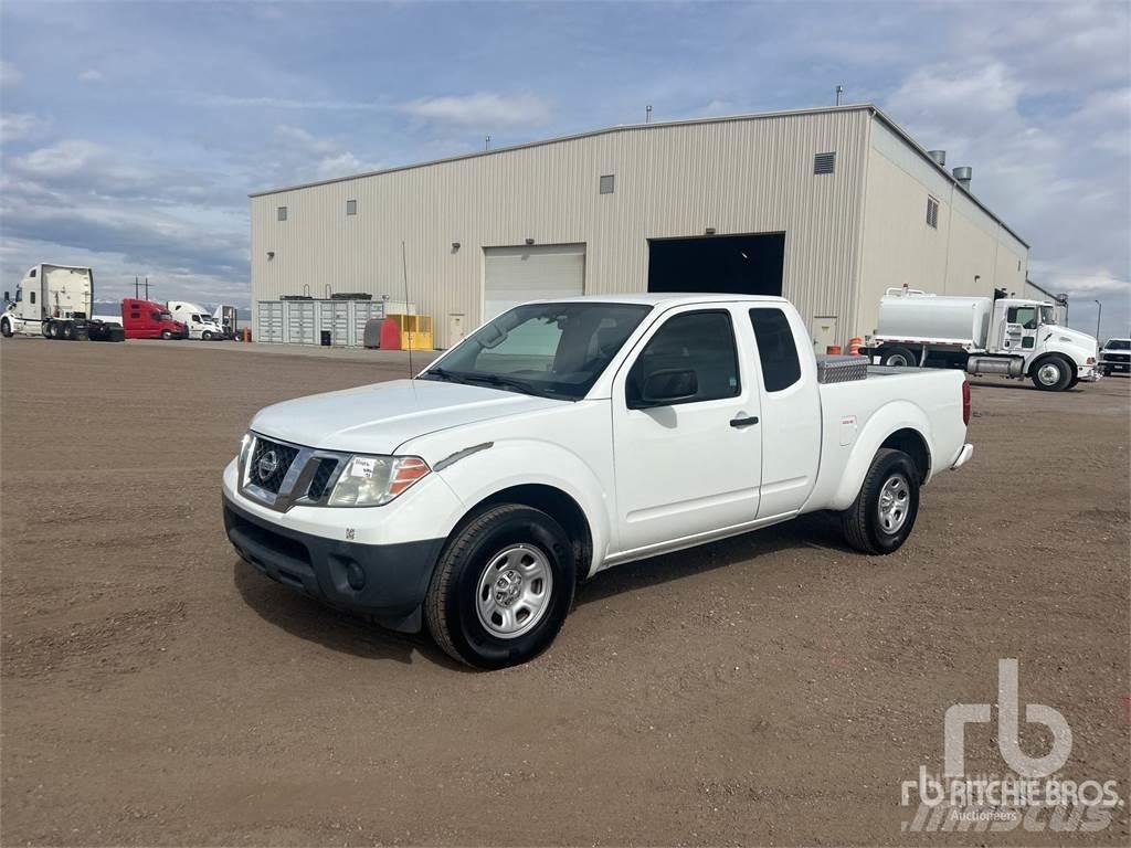 Nissan FRONTIER Пікапи / Бічне розвантаження