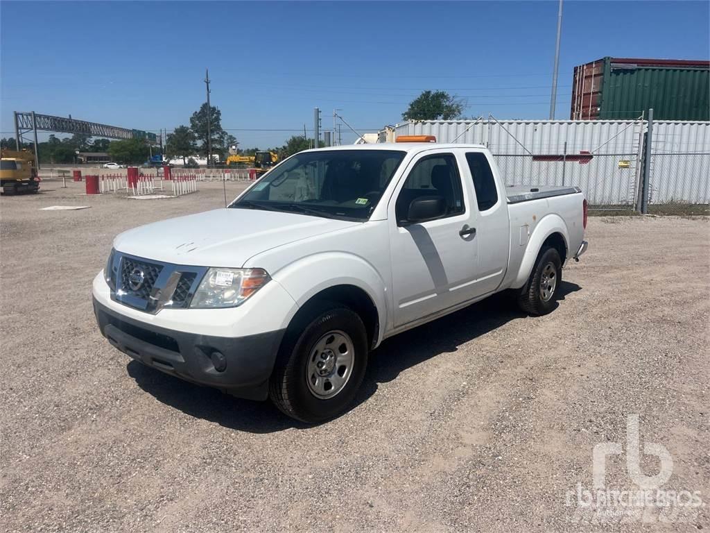 Nissan FRONTIER Пікапи / Бічне розвантаження