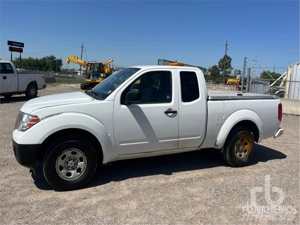 Nissan FRONTIER Пікапи / Бічне розвантаження