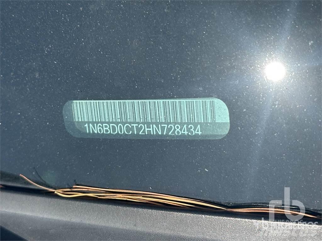 Nissan FRONTIER Пікапи / Бічне розвантаження