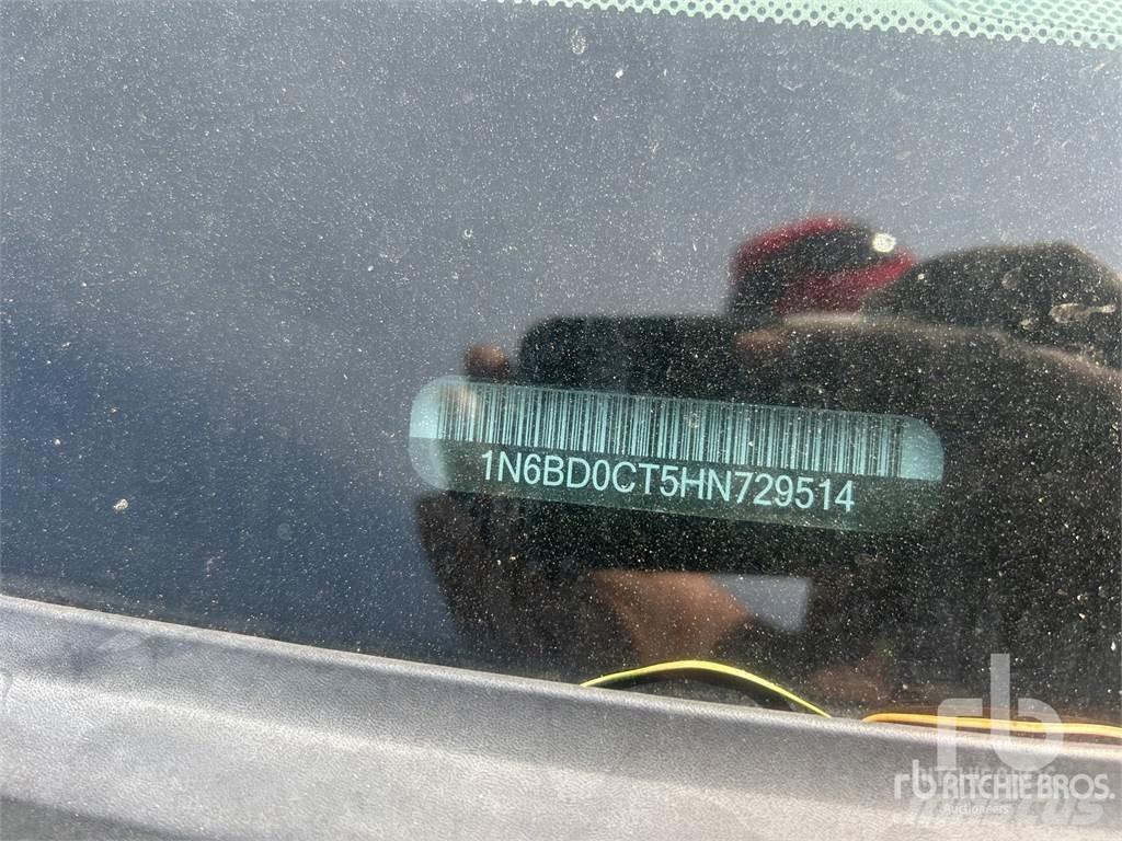 Nissan FRONTIER Пікапи / Бічне розвантаження