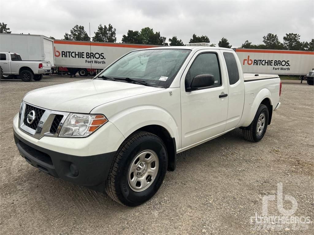 Nissan FRONTIER Пікапи / Бічне розвантаження