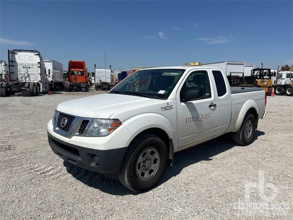 Nissan FRONTIER Пікапи / Бічне розвантаження