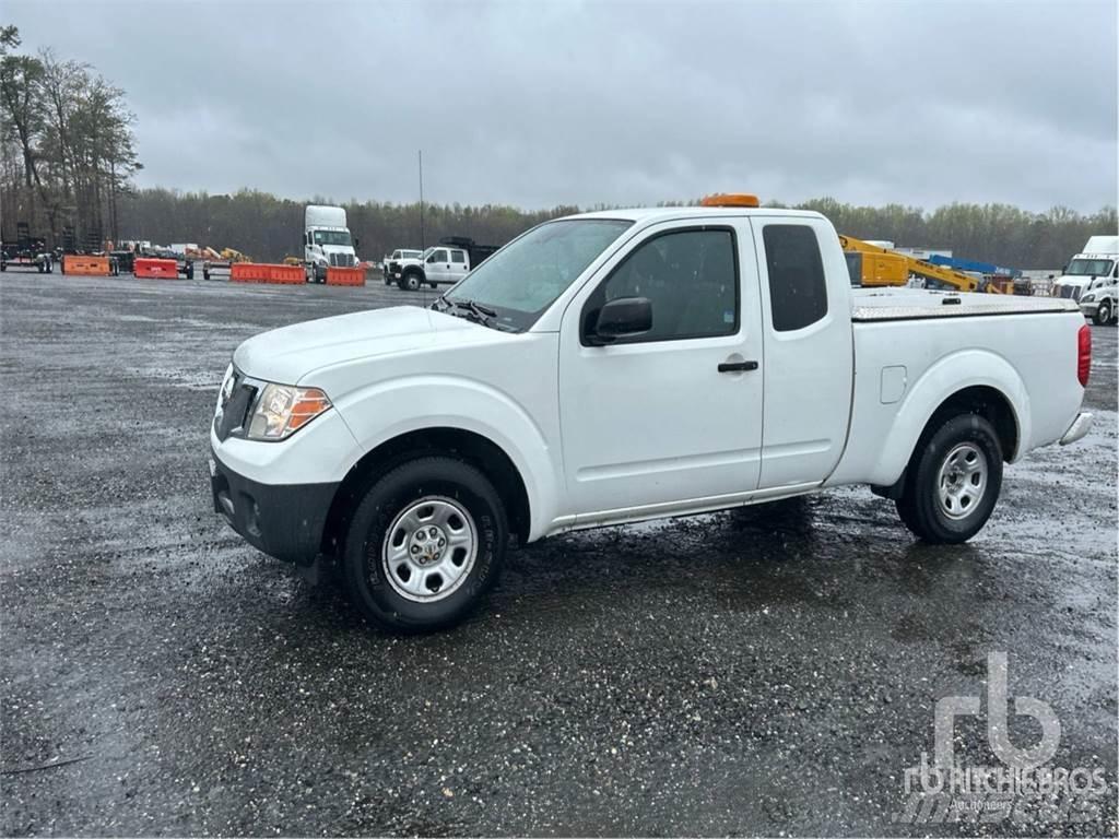 Nissan FRONTIER Пікапи / Бічне розвантаження