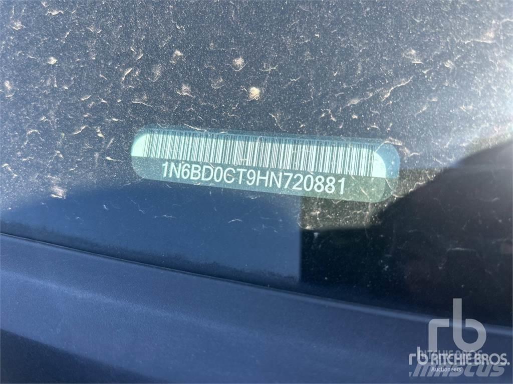 Nissan FRONTIER Пікапи / Бічне розвантаження