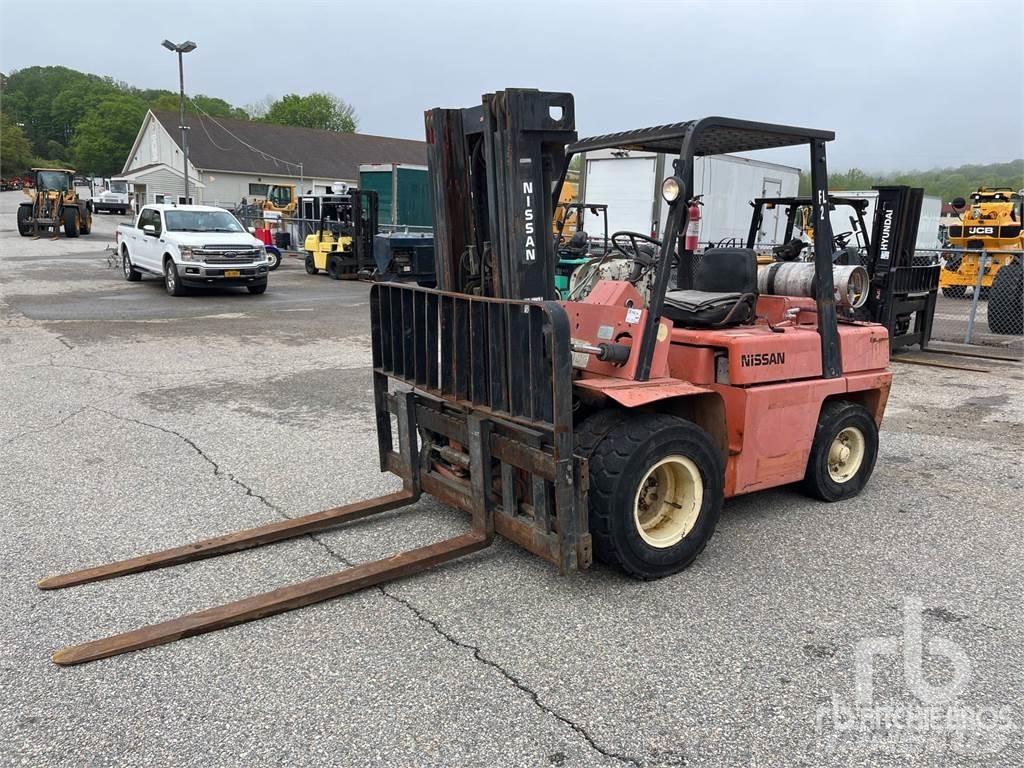 Nissan UF03A35V Дизельні навантажувачі