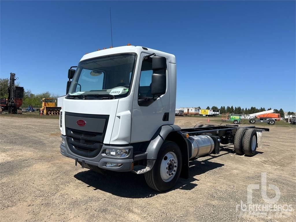 Peterbilt 220 Шасі з кабіною
