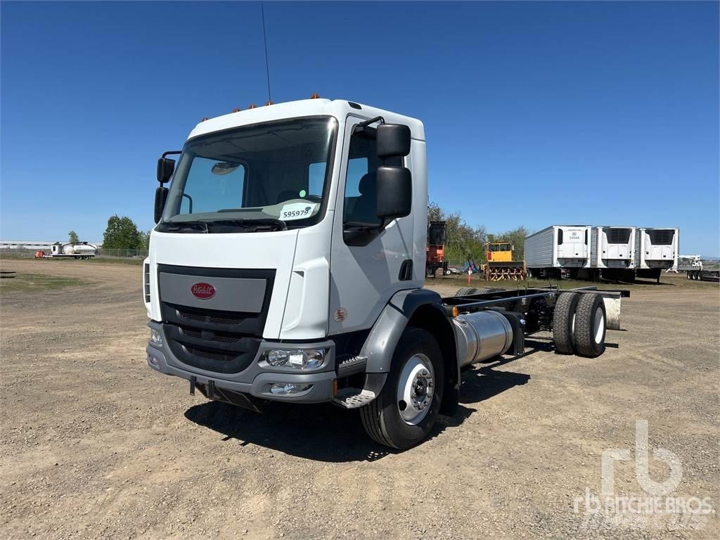 Peterbilt 220 Шасі з кабіною