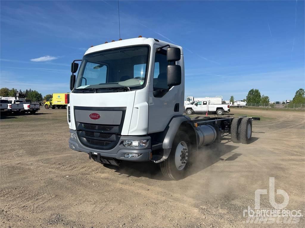 Peterbilt 220 Шасі з кабіною