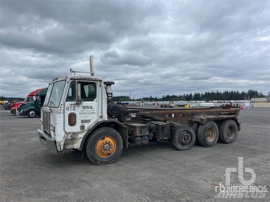 Peterbilt 320 Контейнеровози
