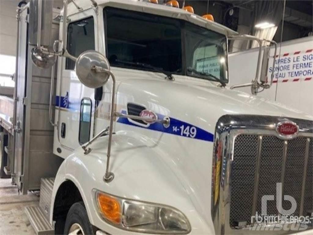 Peterbilt 330 Вантажівки-платформи/бокове розвантаження