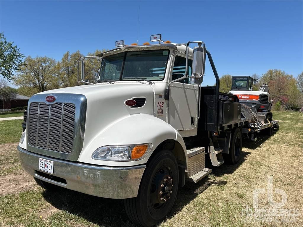 Peterbilt 335 Вантажівки-платформи/бокове розвантаження