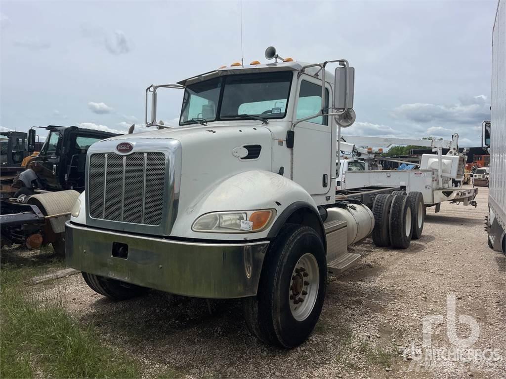 Peterbilt 335 Шасі з кабіною