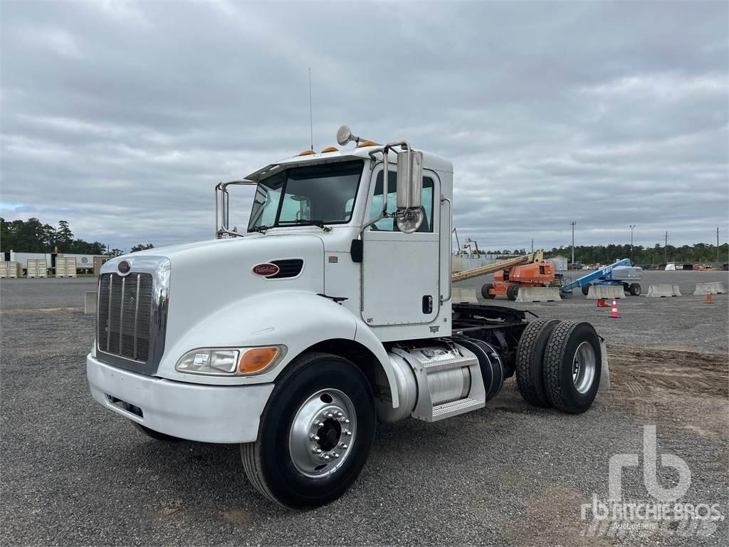 Peterbilt 337 Тягачі