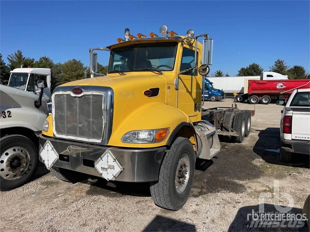 Peterbilt 348 Шасі з кабіною