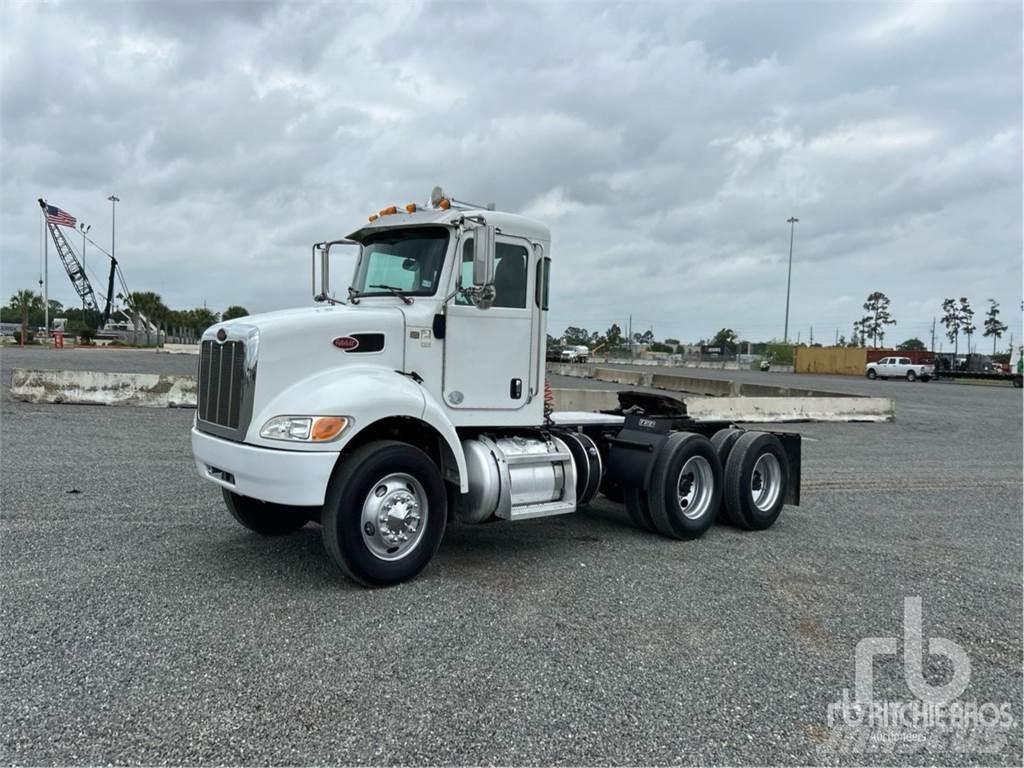 Peterbilt 348 Тягачі