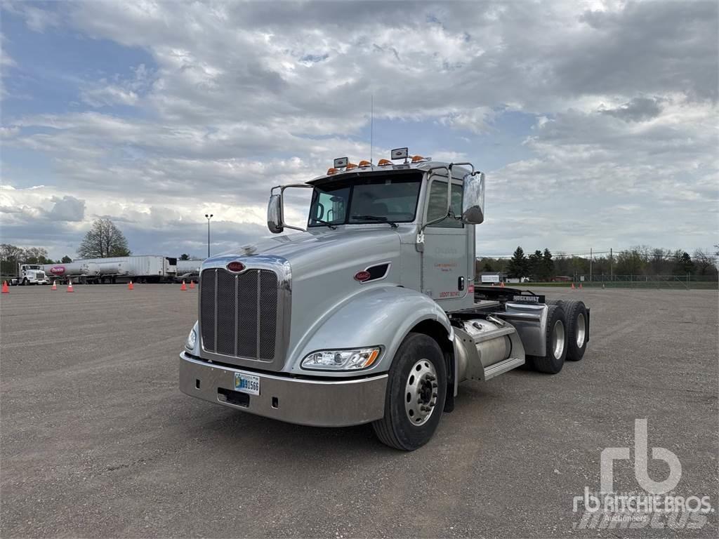 Peterbilt 384 Тягачі