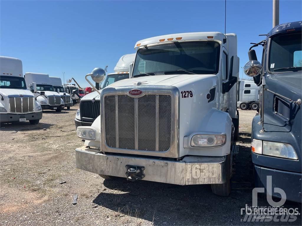 Peterbilt 567 Тягачі