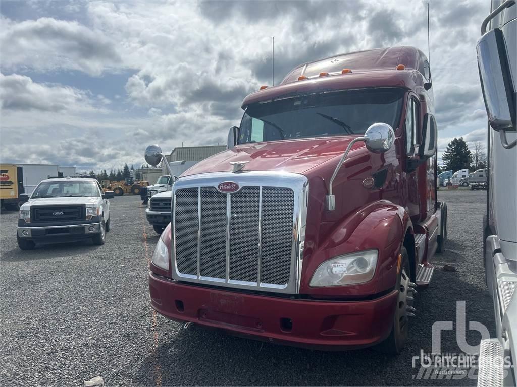 Peterbilt 587 Тягачі