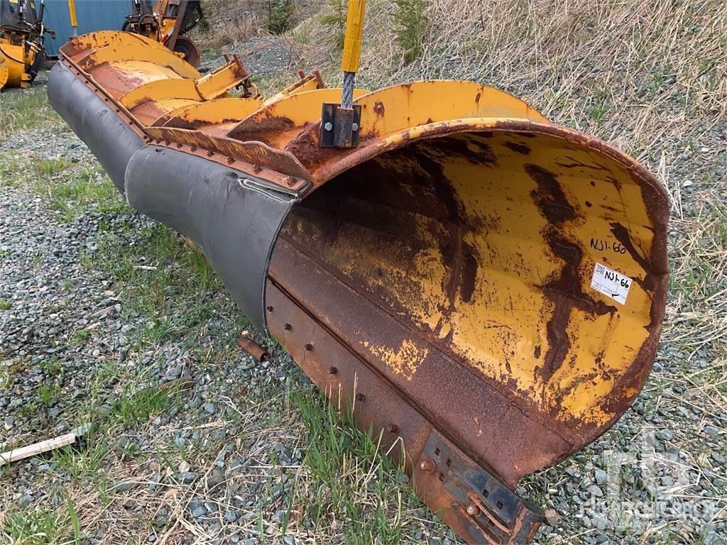  R132TM-CUSTOM Інше дорожнє і снігозбиральне обладнання
