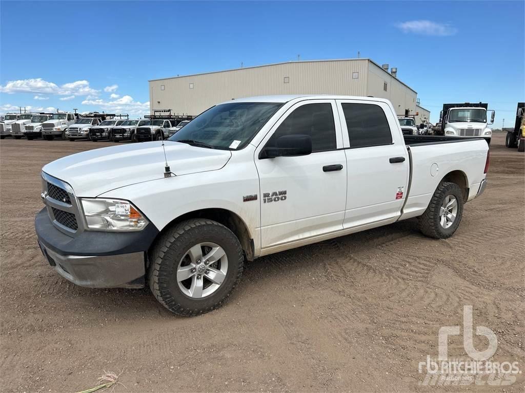 RAM 1500 Пікапи / Бічне розвантаження