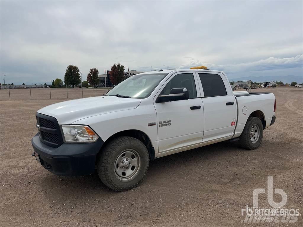 RAM 1500 Пікапи / Бічне розвантаження
