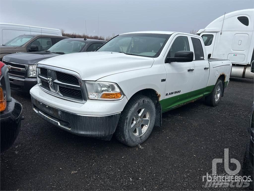 RAM 1500 Пікапи / Бічне розвантаження