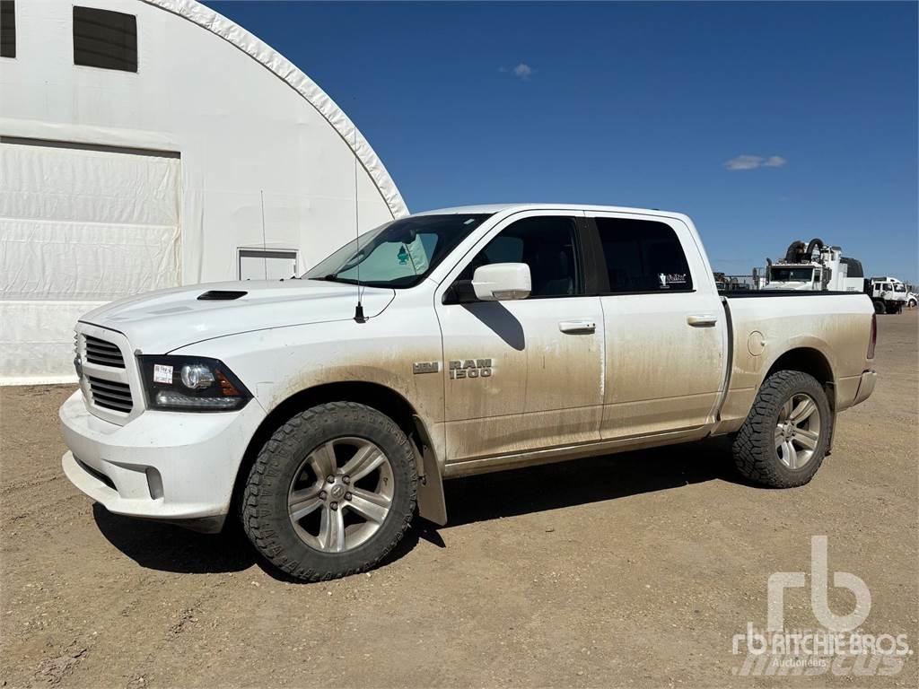 RAM 1500 Пікапи / Бічне розвантаження